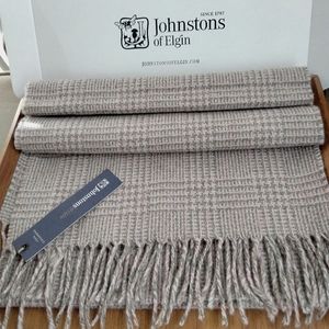 Just in! 100% Cashmere Johnstons of Elgin Scarf - NWT